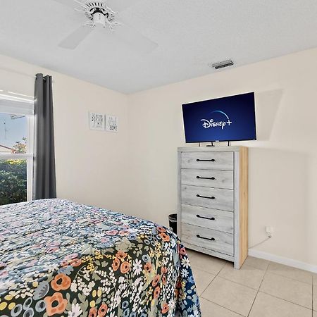 Oceanview Haven - 2Br Beach Townhome With Patio, Shared Heated Pool Steps From Paradise Beach Park! Melbourne Exterior foto