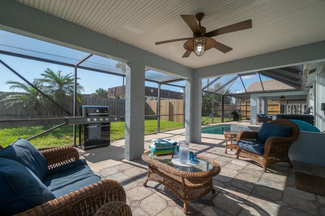 Oceanview Haven - 2Br Beach Townhome With Patio, Shared Heated Pool Steps From Paradise Beach Park! Melbourne Exterior foto