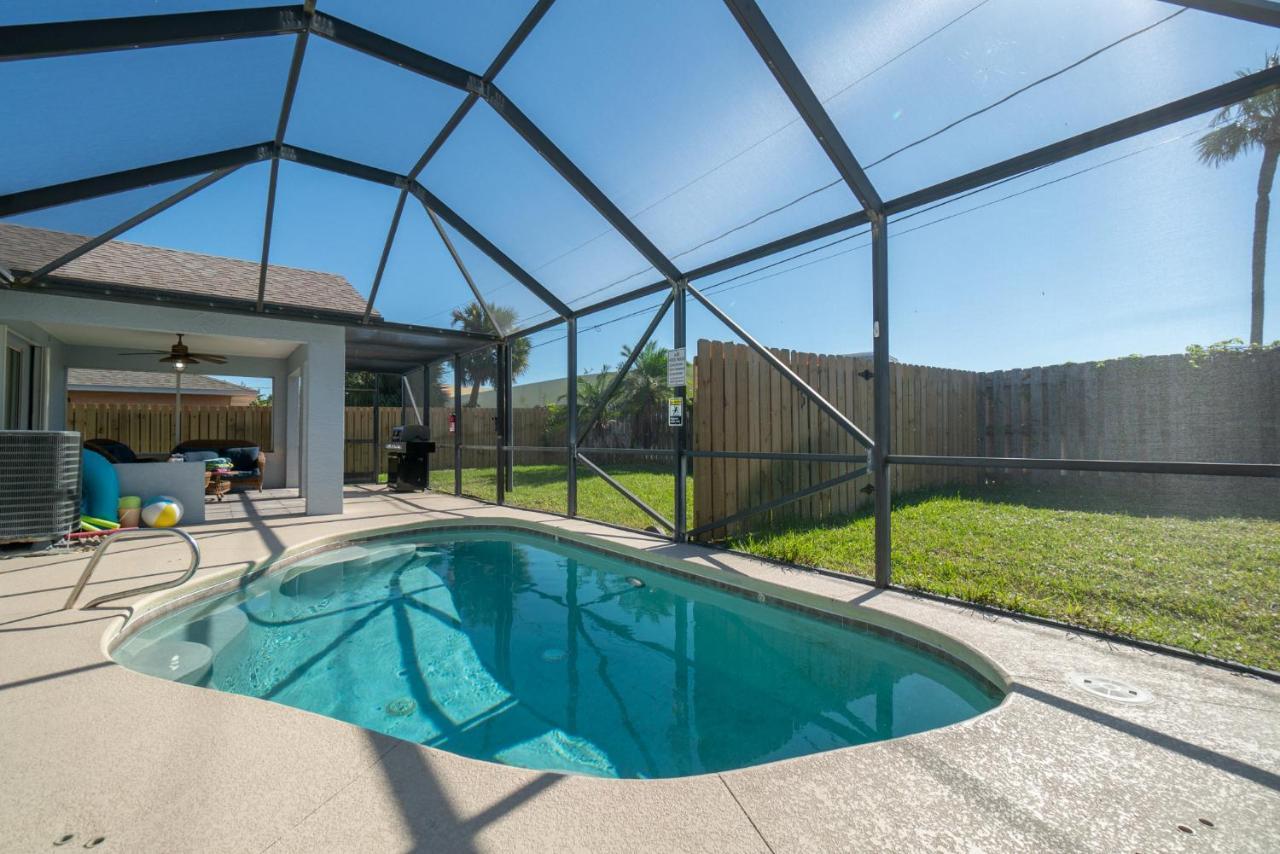Oceanview Haven - 2Br Beach Townhome With Patio, Shared Heated Pool Steps From Paradise Beach Park! Melbourne Exterior foto