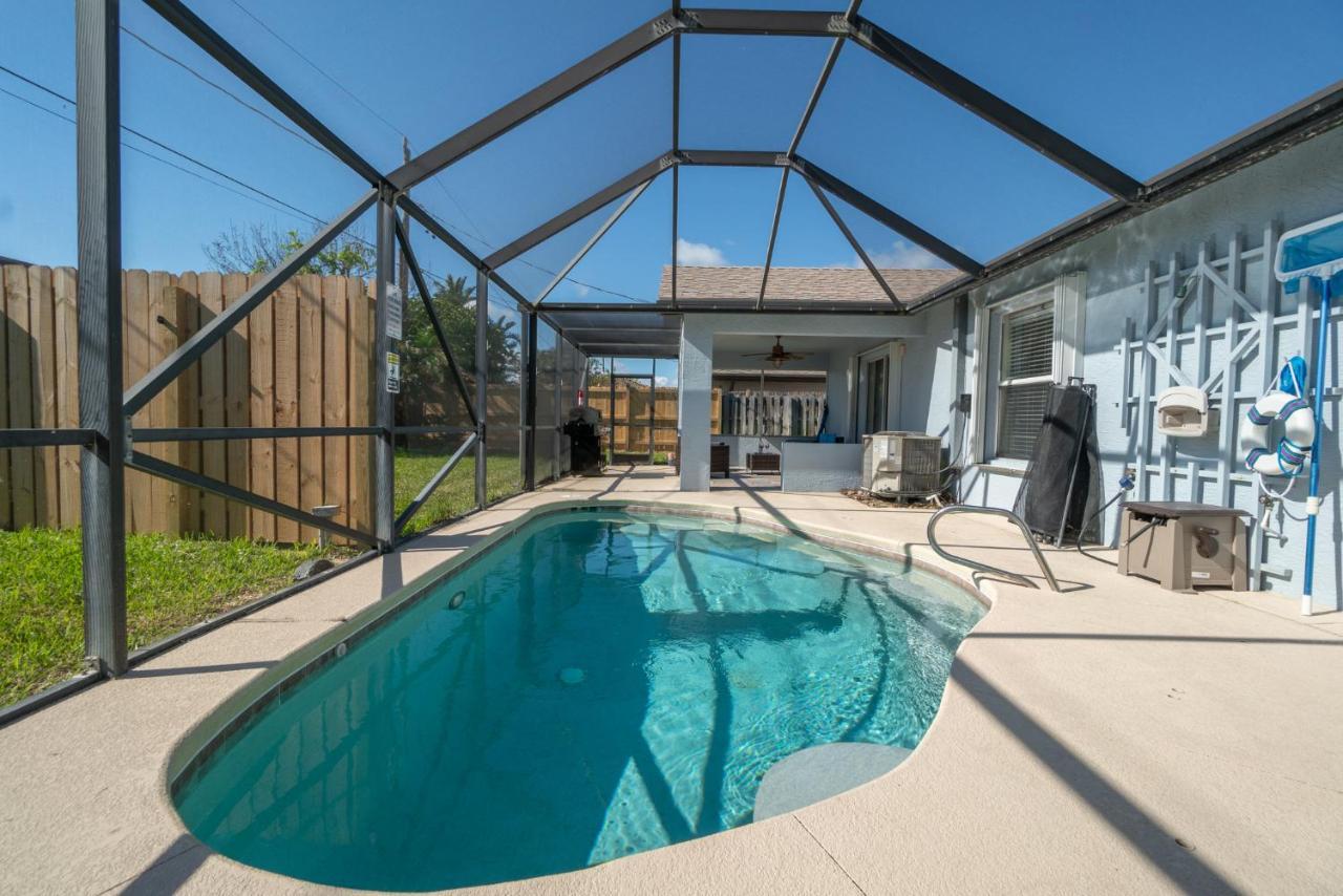 Oceanview Haven - 2Br Beach Townhome With Patio, Shared Heated Pool Steps From Paradise Beach Park! Melbourne Exterior foto
