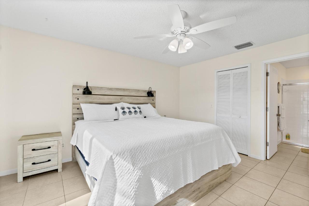 Oceanview Haven - 2Br Beach Townhome With Patio, Shared Heated Pool Steps From Paradise Beach Park! Melbourne Exterior foto