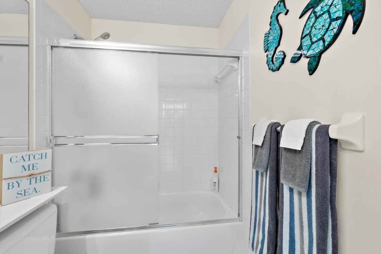 Oceanview Haven - 2Br Beach Townhome With Patio, Shared Heated Pool Steps From Paradise Beach Park! Melbourne Exterior foto